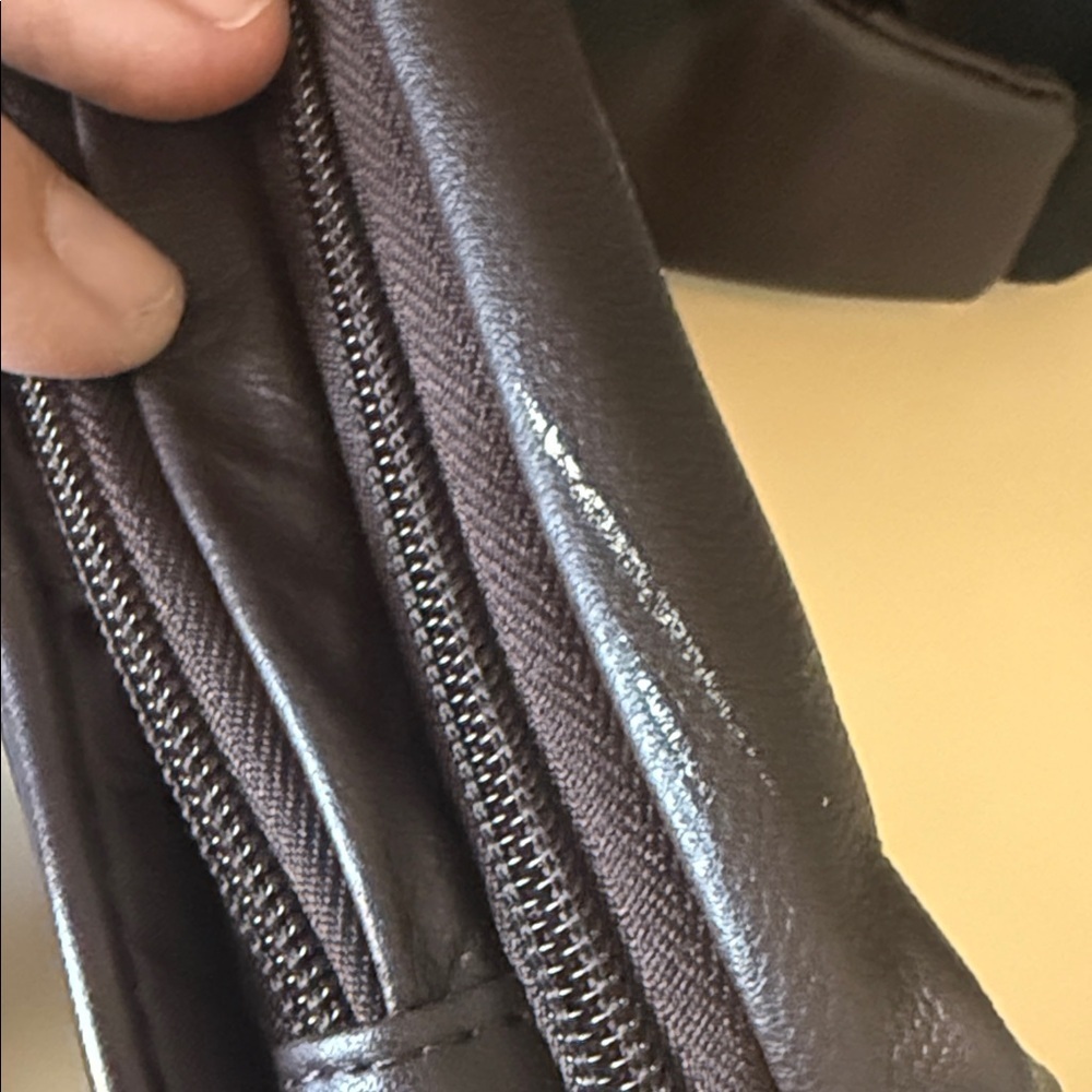TRAVELON Men's Black Faux Leather Sling Bag - Picture 11 of 11